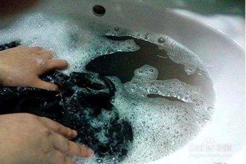 如何清洗自己的工服