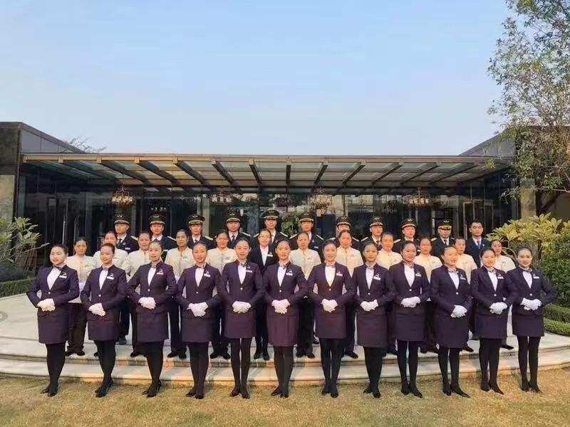 冬季物業(yè)工服團(tuán)體照